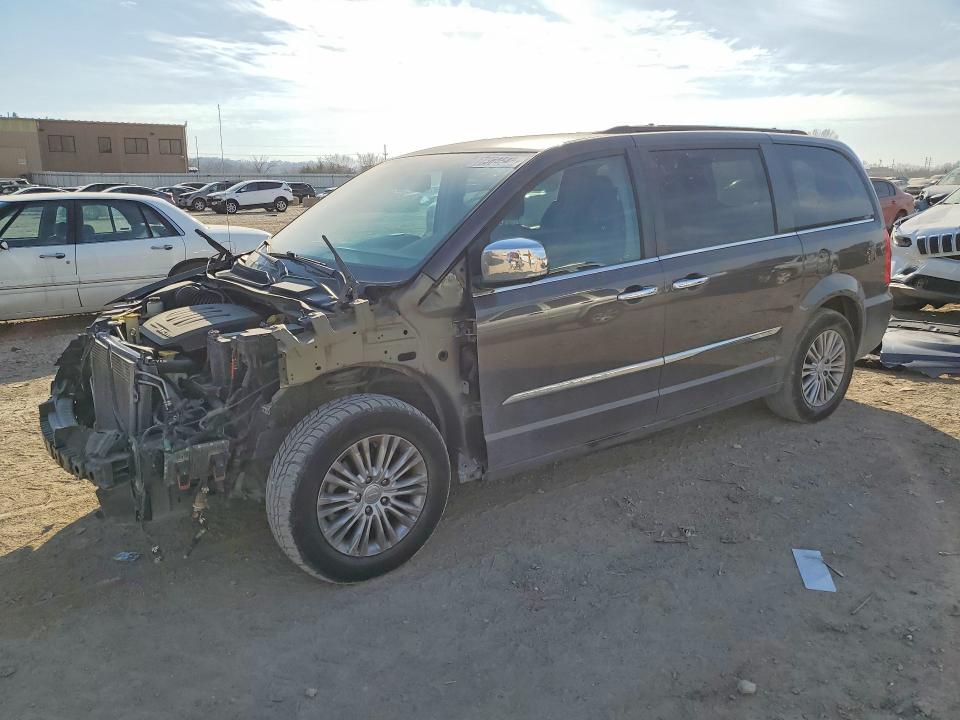 77364545 :رقم المزاد ، 2C4RC1CGXFR753868 vin ، 2015 Chrysler Town & Country مزاد بيع