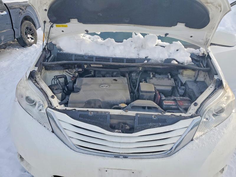 Продаж на аукціоні авто 2015 Toyota Sienna, vin: 5TDKK3DCXFS609398, номер лоту: 74110305