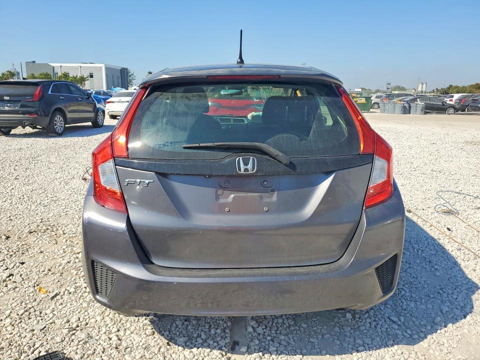 Продажа на аукционе авто 2015 Honda Fit, vin: 3HGGK5H5XFM777296, номер лота: 77579325