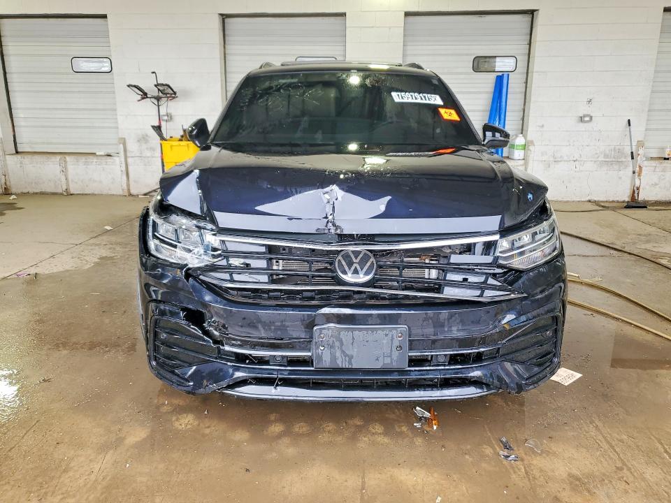 Продажа на аукционе авто 2023 Volkswagen Tiguan, vin: 3VVCB7AX0PM128033, номер лота: 75979175