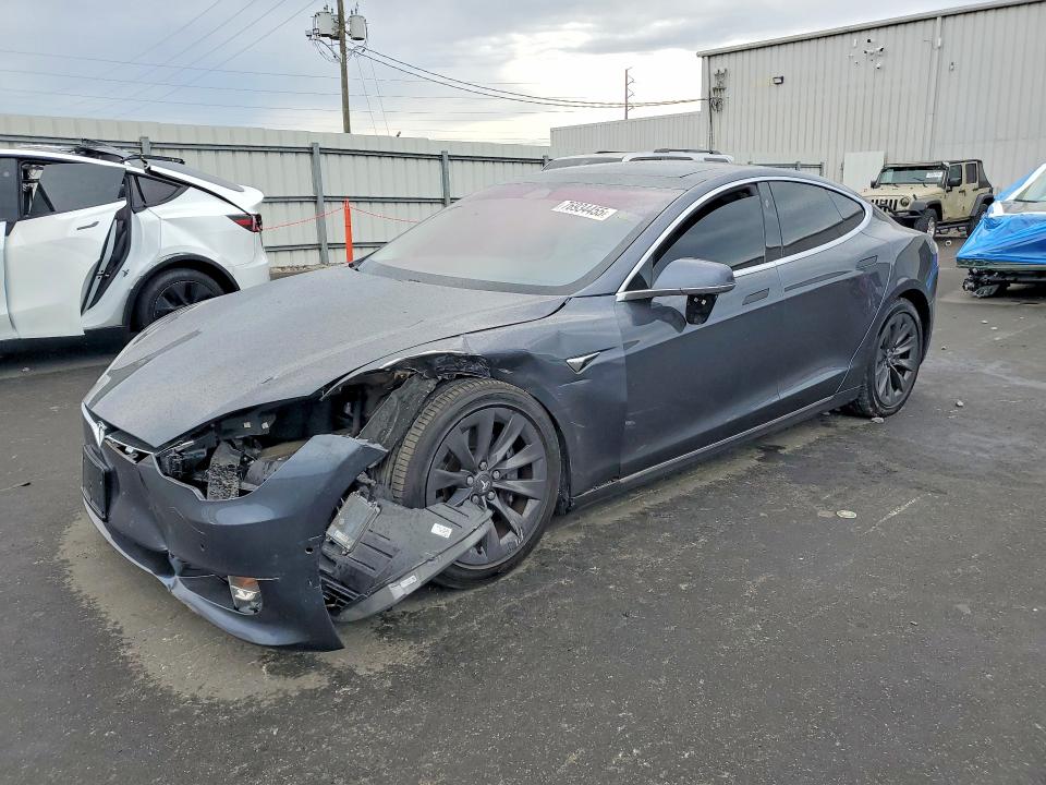 Продаж на аукціоні авто 2018 Tesla Model S, vin: 5YJSA1E25JF276070, номер лоту: 76934455