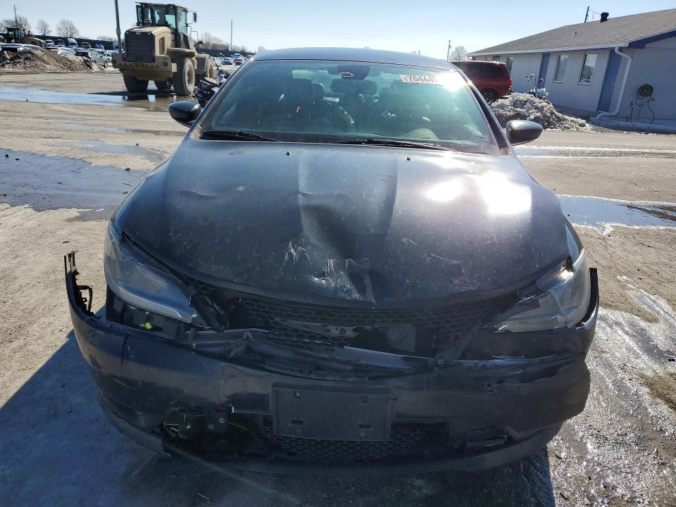 76444985 :رقم المزاد ، 1C3CCCBG7FN517733 vin ، 2015 Chrysler 200 مزاد بيع