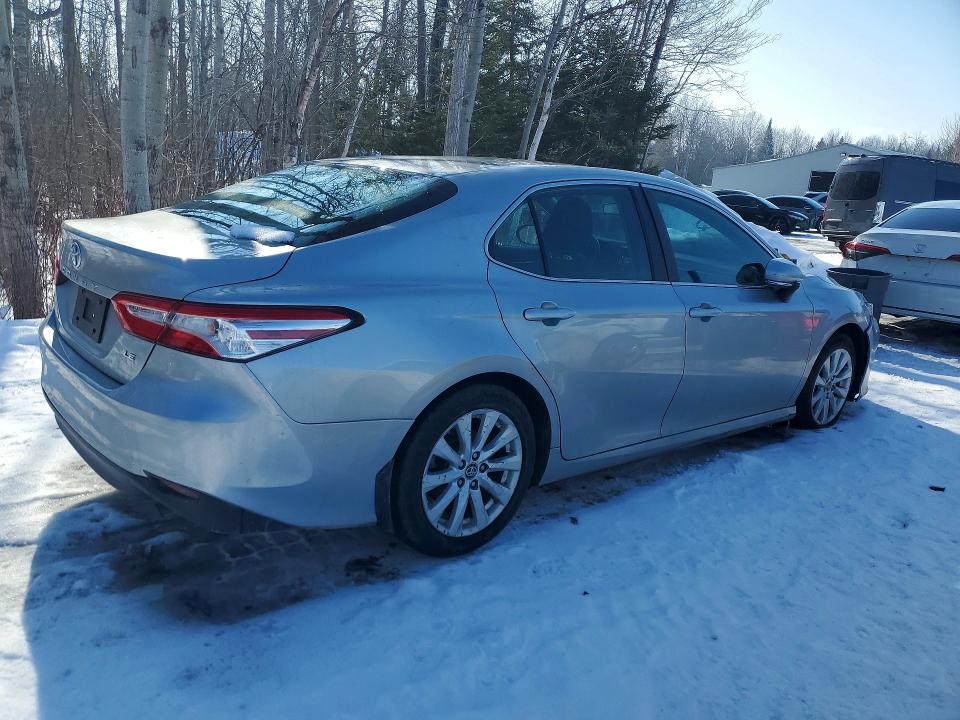76522165 :رقم المزاد ، 4T1B11HKXKU793073 vin ، 2019 Toyota Camry مزاد بيع