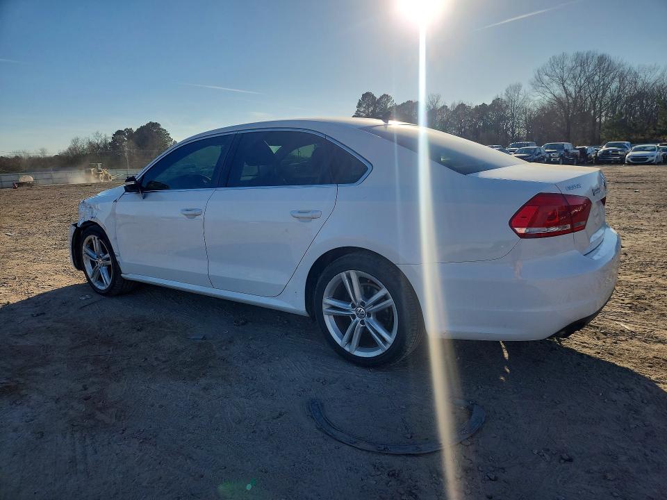 77328125 :رقم المزاد ، 1VWBT7A37EC110449 vin ، 2014 Volkswagen Passat مزاد بيع