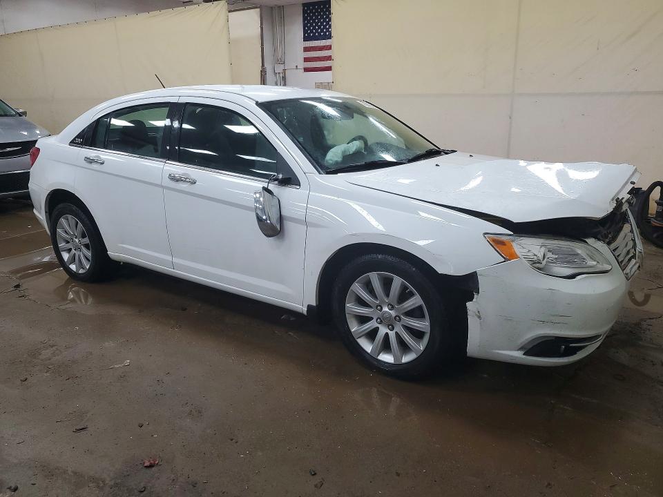 76818745 :رقم المزاد ، 1C3CCBCG5EN151990 vin ، 2014 Chrysler 200 مزاد بيع