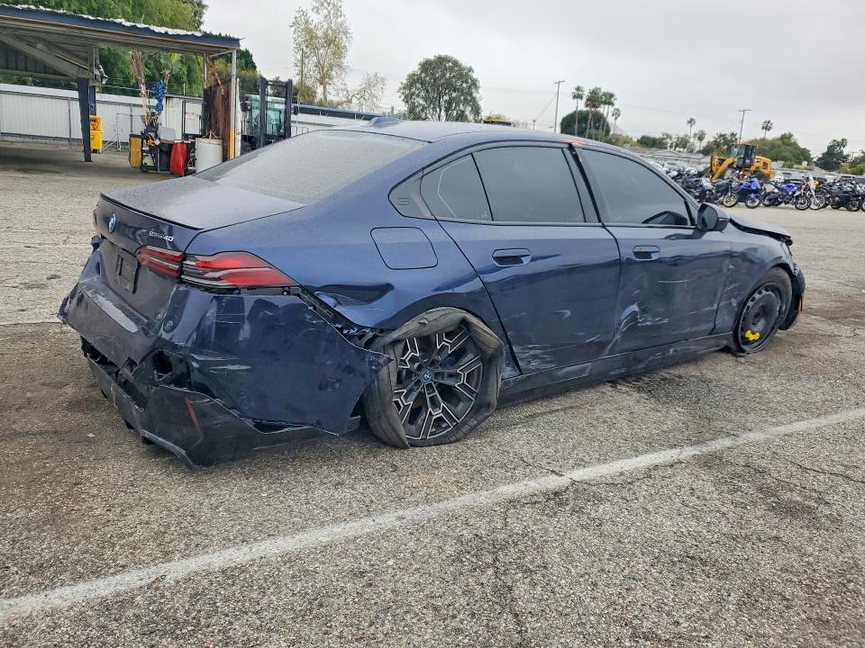 77710325 :رقم المزاد ، WBY33FK05SCT64208 vin ، 2025 Bmw I5 مزاد بيع