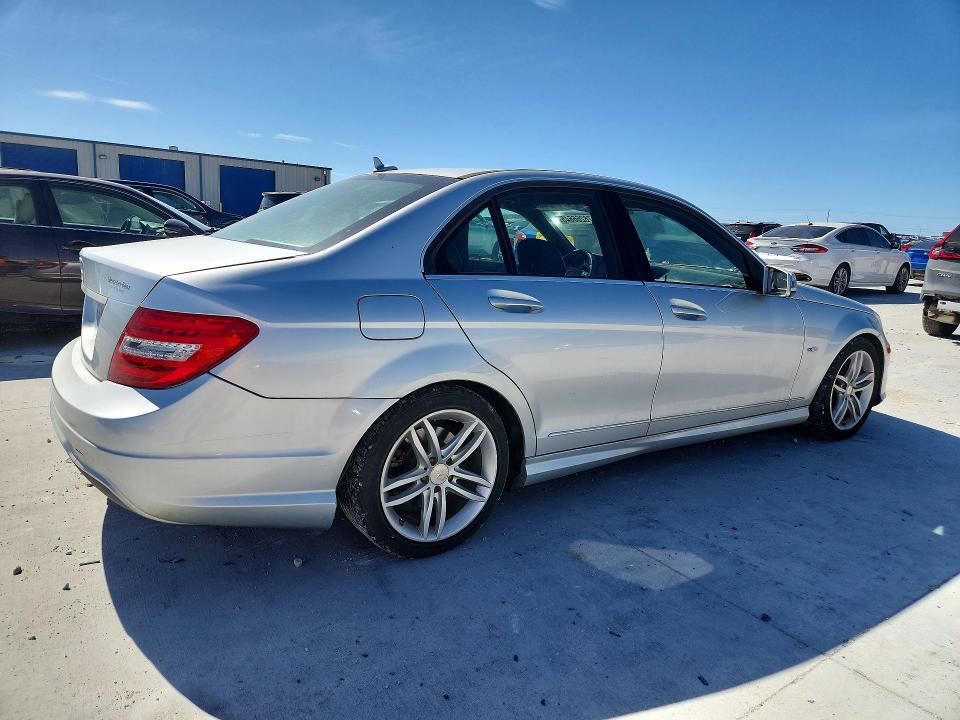 2012 Mercedes-benz C მანქანა იყიდება აუქციონზე, vin: WDDGF4HB9CA619727, აუქციონის ნომერი: 78266645