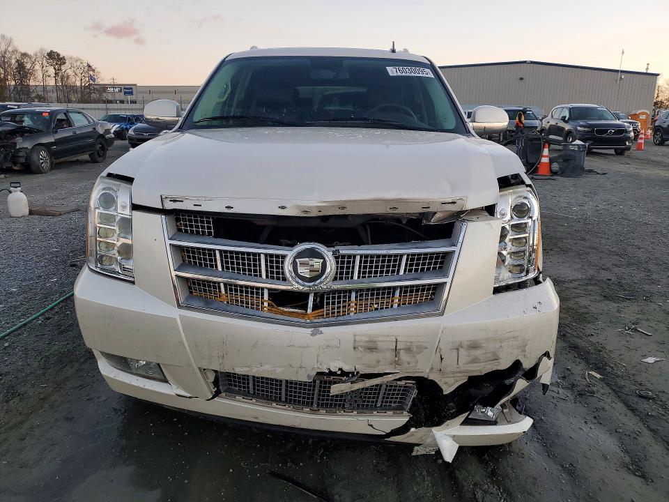 76030095 :رقم المزاد ، 1GYUKKEF4AR195502 vin ، 2010 Cadillac Escalade مزاد بيع
