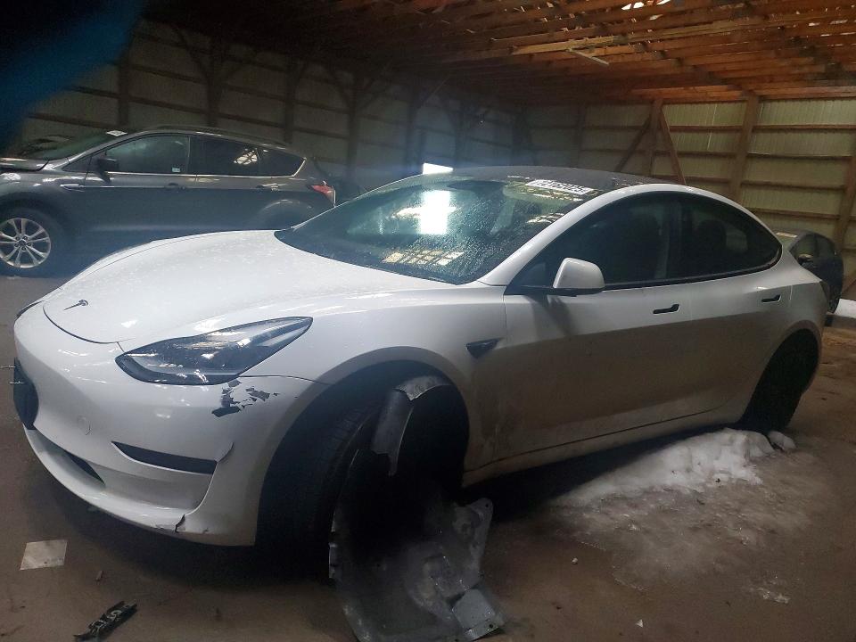 2021 Tesla Model 3 მანქანა იყიდება აუქციონზე, vin: 5YJ3E1EAXMF985923, აუქციონის ნომერი: 72162025