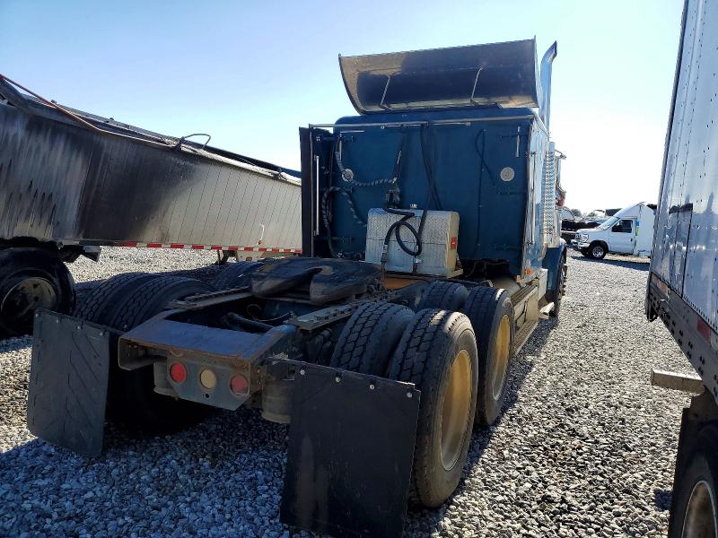 78091025 :رقم المزاد ، 1FUJAPCG81LH24095 vin ، 2001 Freightliner Fld132 مزاد بيع