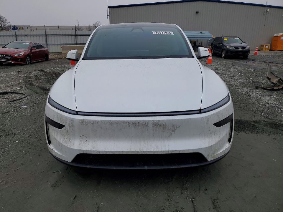 Продажа на аукционе авто 2026 Tesla Model Y, vin: 7SAYGDEEXTA399080, номер лота: 76037035
