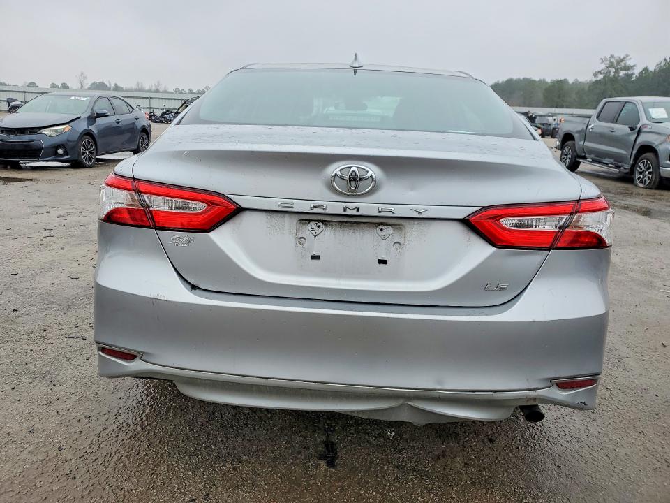 76042515 :رقم المزاد ، 4T1B11HK2KU756907 vin ، 2019 Toyota Camry مزاد بيع