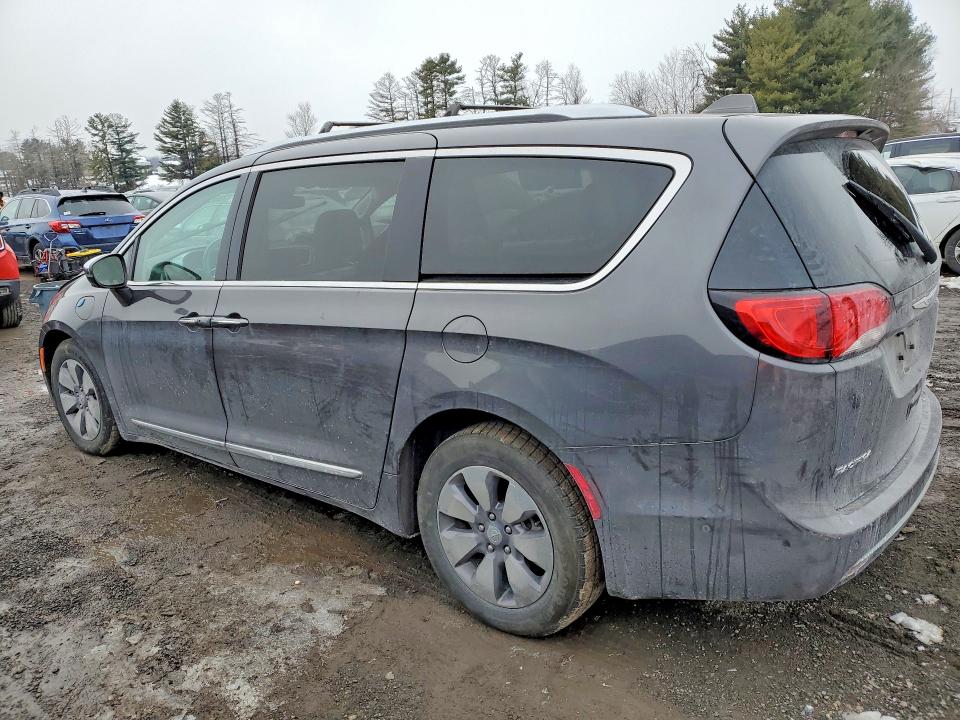 76552215 :رقم المزاد ، 2C4RC1N78JR258297 vin ، 2018 Chrysler Pacifica مزاد بيع