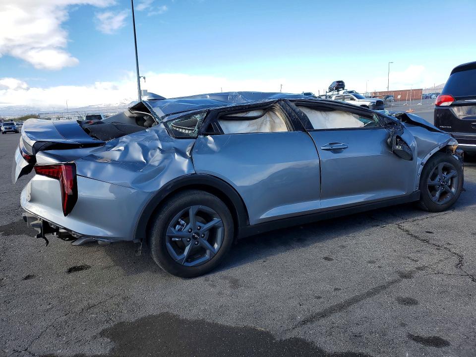 2025 Kia K4 მანქანა იყიდება აუქციონზე, vin: 3KPFT4DE8SE101781, აუქციონის ნომერი: 78152255