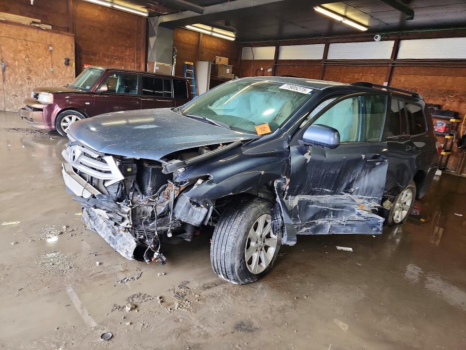 Продажа на аукционе авто 2013 Toyota Highlander, vin: 5TDBK3EH2DS270577, номер лота: 77905275