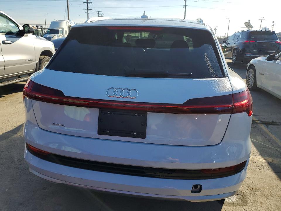 2019 Audi E-tron მანქანა იყიდება აუქციონზე, vin: WA1VABGE7KB020781, აუქციონის ნომერი: 79015175