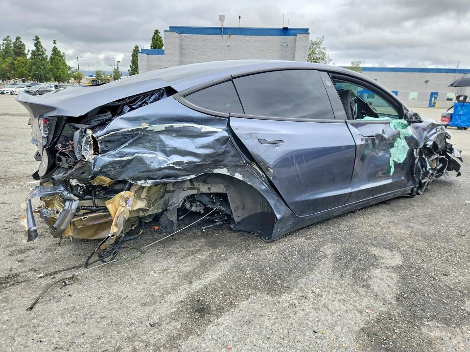 77925435 :رقم المزاد ، 5YJ3E1EB0NF213201 vin ، 2022 Tesla Model 3 مزاد بيع