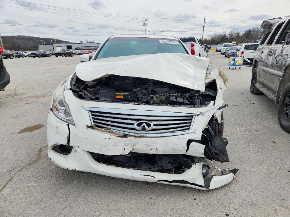 76861895 :رقم المزاد ، JN1CV6AR3FM650749 vin ، 2015 Infiniti Q40 مزاد بيع