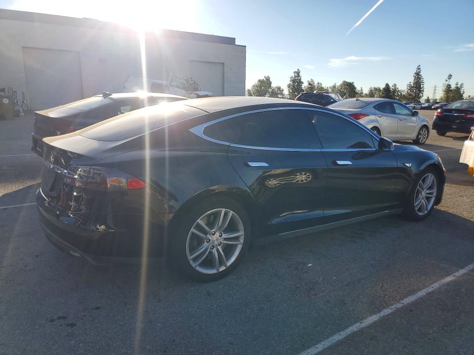 Aukcja sprzedaży 2015 Tesla Model S, vin: 5YJSA1S21FF084995, numer aukcji: 79260505