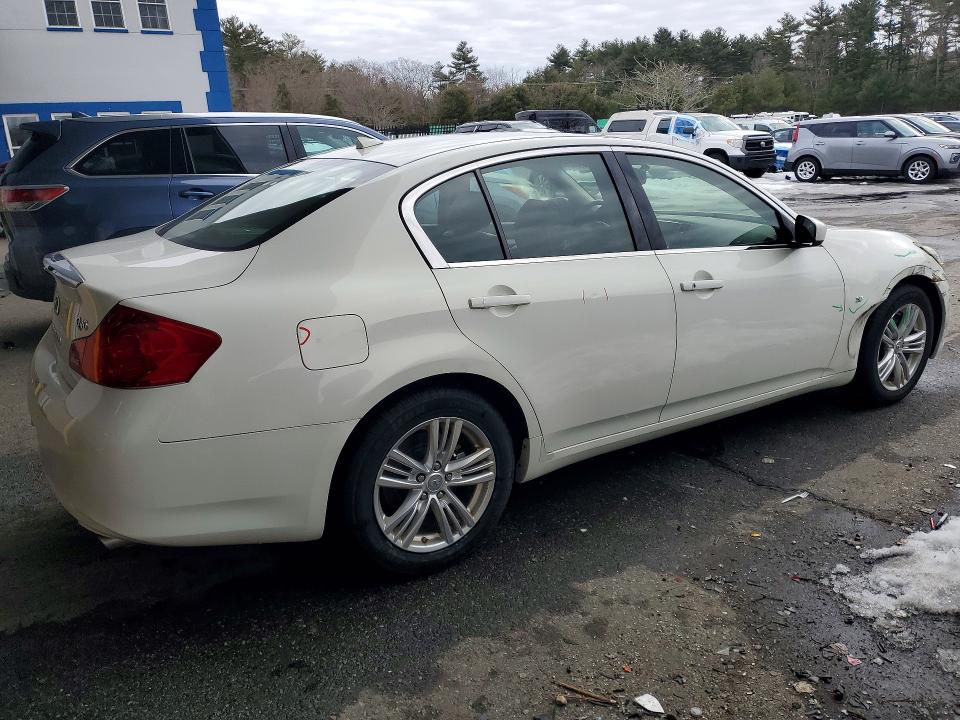 76364495 :رقم المزاد ، JN1CV6AR2FM521000 vin ، 2015 Infiniti Q40 مزاد بيع