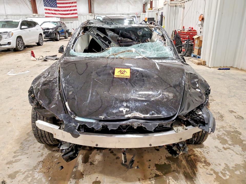 2025 Tesla Model 3 მანქანა იყიდება აუქციონზე, vin: 5YJ3E1EB2SF981032, აუქციონის ნომერი: 75696345