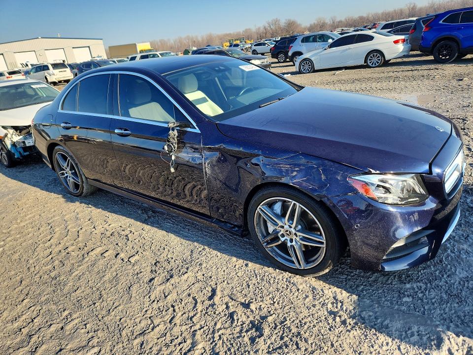 76830485 :رقم المزاد ، WDDZF4KB4JA400317 vin ، 2018 Mercedes-benz E مزاد بيع