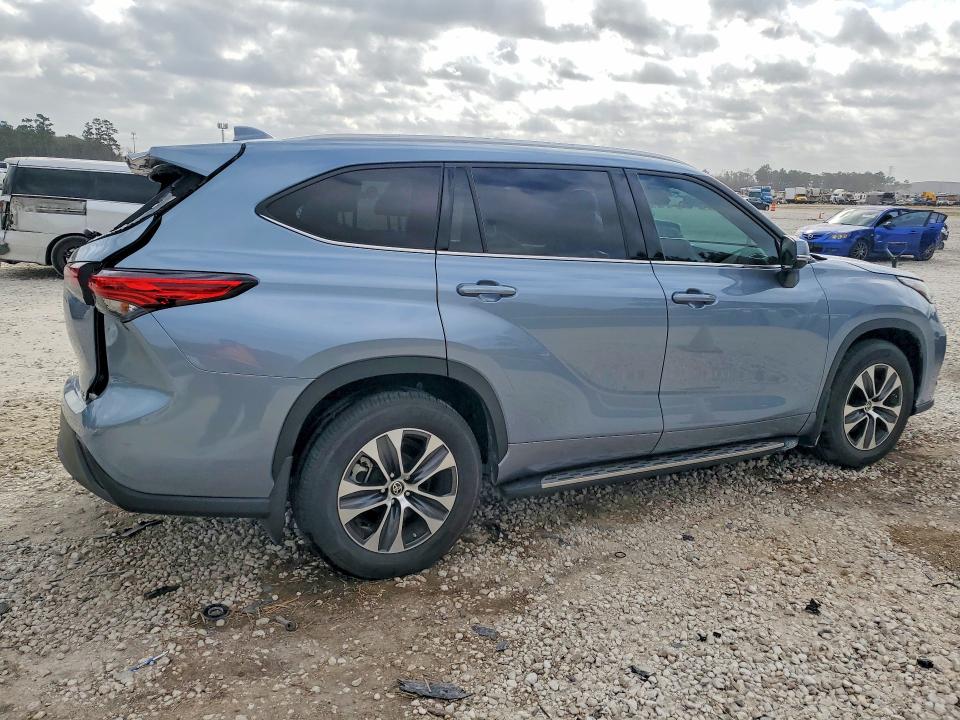 78923665 :رقم المزاد ، 5TDGZRAH3NS107903 vin ، 2022 Toyota Highlander مزاد بيع