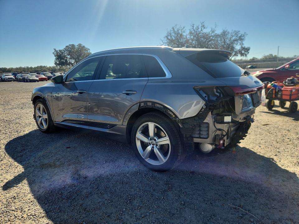 78496495 :رقم المزاد ، WA1LAAGE4KB010243 vin ، 2019 Audi E-tron مزاد بيع
