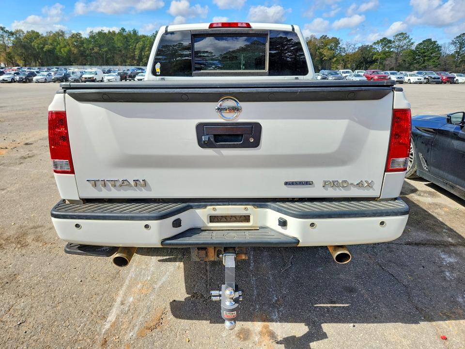76447515 :رقم المزاد ، 1N6BA0EC3FN501966 vin ، 2015 Nissan Titan مزاد بيع