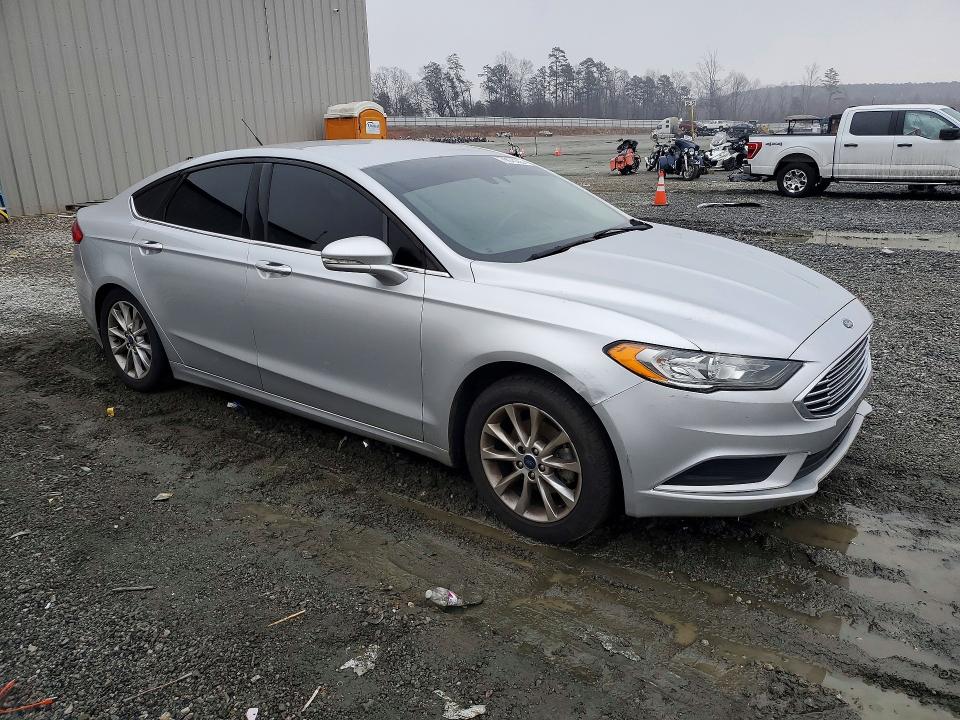 76040365 :رقم المزاد ، 3FA6P0H73HR236859 vin ، 2017 Ford Fusion مزاد بيع