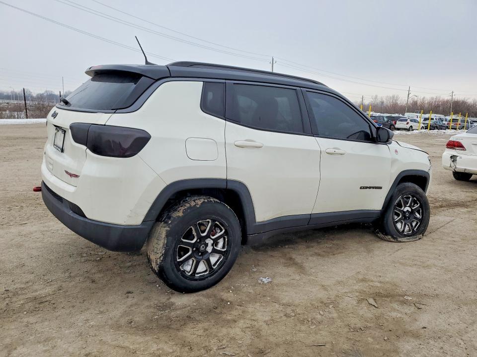 75625815 :رقم المزاد ، 3C4NJDDB0JT451214 vin ، 2018 Jeep Compass مزاد بيع