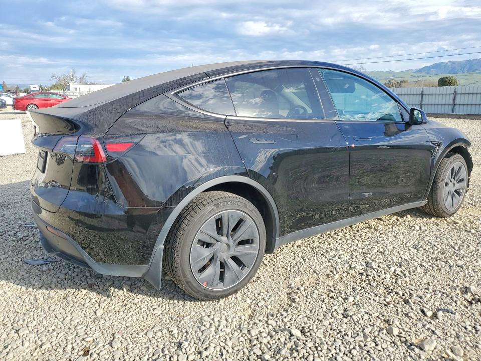 76546865 :رقم المزاد ، 7SAYGDEE5PF699182 vin ، 2023 Tesla Model Y مزاد بيع