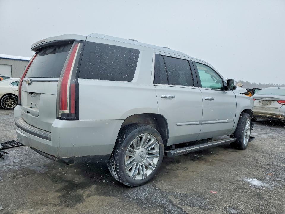 75881805 :رقم المزاد ، 1GYS4DKJ5HR203574 vin ، 2017 Cadillac Escalade مزاد بيع