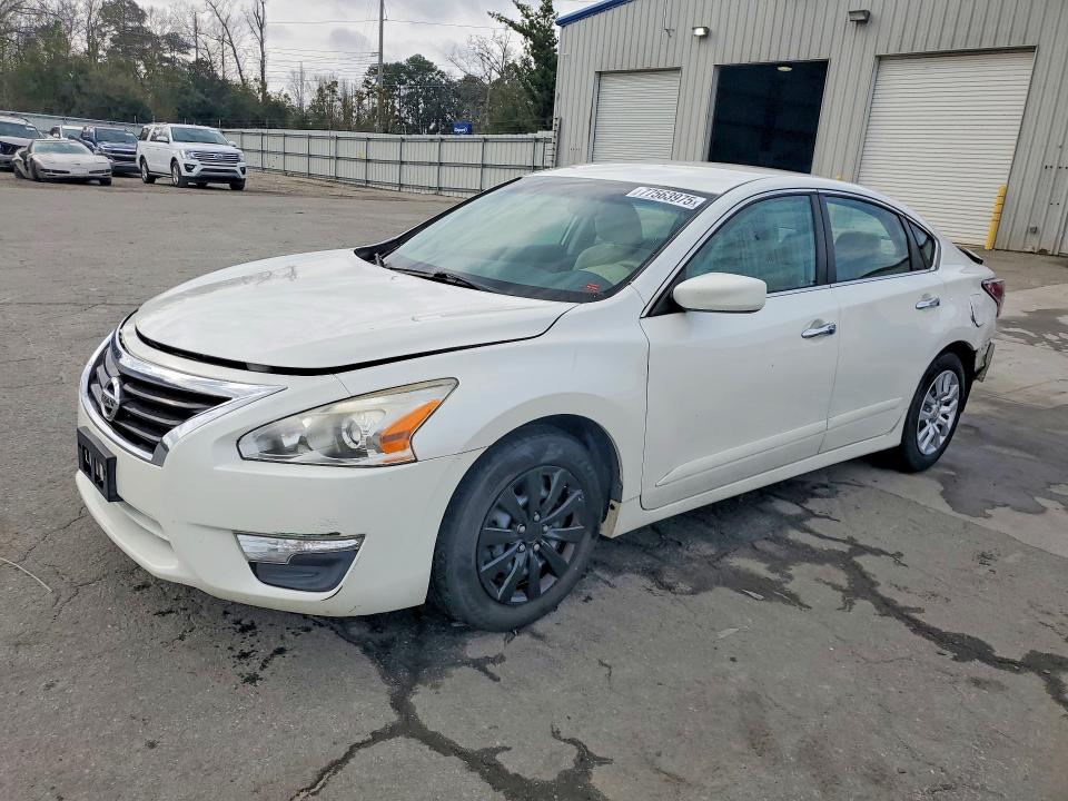 2015 Nissan Altima მანქანა იყიდება აუქციონზე, vin: 1N4AL3AP1FC283336, აუქციონის ნომერი: 77563975