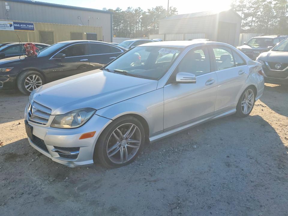Продажа на аукционе авто 2012 Mercedes-benz C, vin: WDDGF8BB1CR209215, номер лота: 62087146