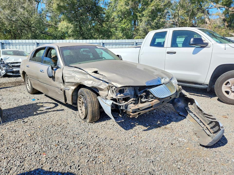 Auction sale of the 2001 Lincoln Town Car, vin: 1LNHM81W51Y734589, lot number: 75931535