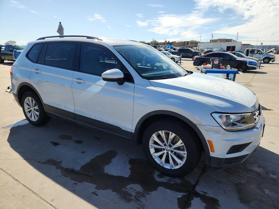 78110495 :رقم المزاد ، 3VV1B7AXXJM123792 vin ، 2018 Volkswagen Tiguan مزاد بيع