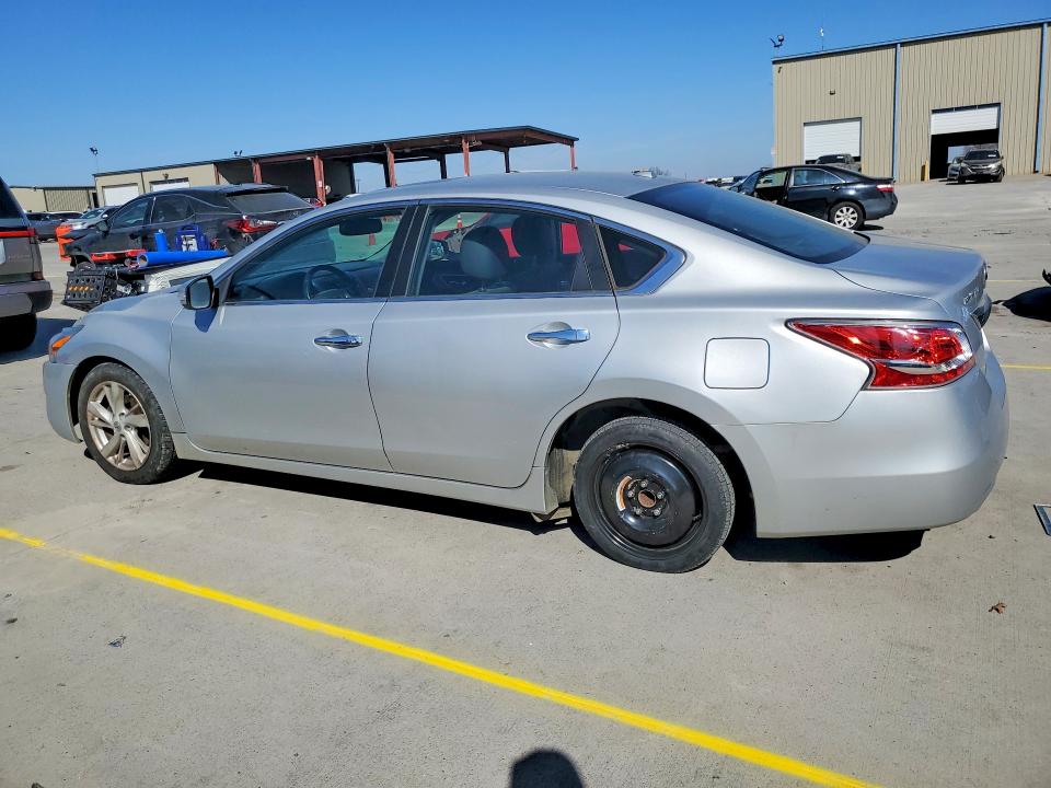 Продажа на аукционе авто 2015 Nissan Altima, vin: 1N4AL3AP4FN358891, номер лота: 76939305