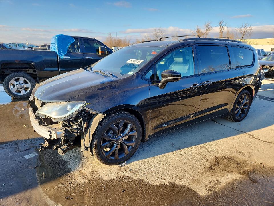 Auction sale of the 2020 Chrysler Pacifica, vin: 2C4RC1GG7LR111663, lot number: 76212605