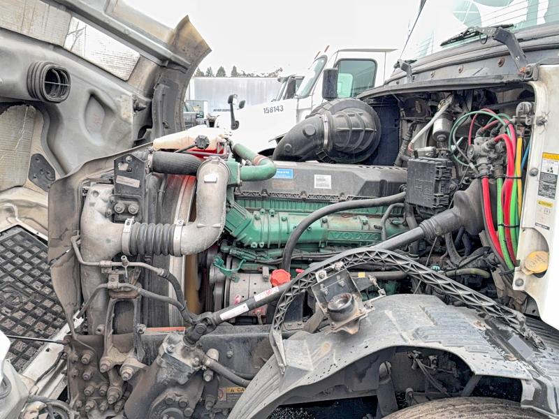 2016 Volvo Vn Vnl მანქანა იყიდება აუქციონზე, vin: 4V4NC9EJ0GN931991, აუქციონის ნომერი: 77786205