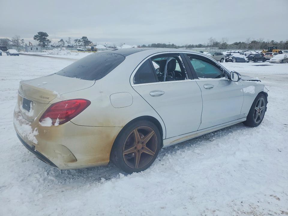2015 Mercedes-benz C მანქანა იყიდება აუქციონზე, vin: 55SWF4KB3FU019083, აუქციონის ნომერი: 76842975
