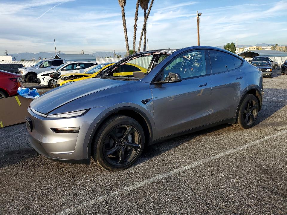 77878615 :رقم المزاد ، 7SAYGDEE8TF329581 vin ، 2026 Tesla Model Y مزاد بيع
