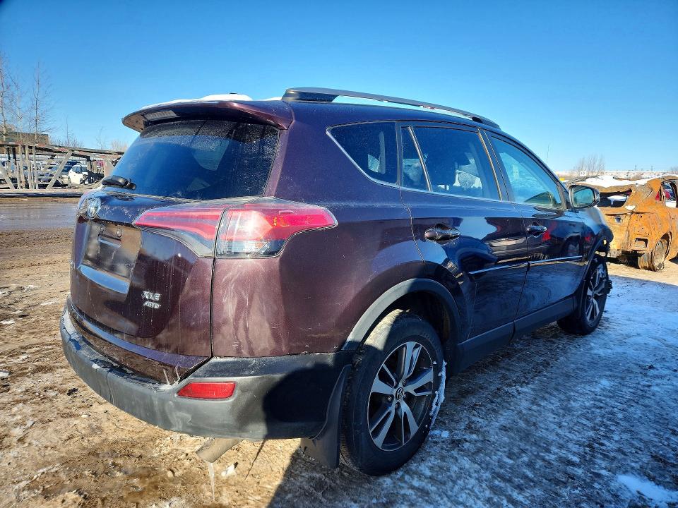 2017 Toyota Rav4 მანქანა იყიდება აუქციონზე, vin: 2T3RFREV1HW581319, აუქციონის ნომერი: 74381875