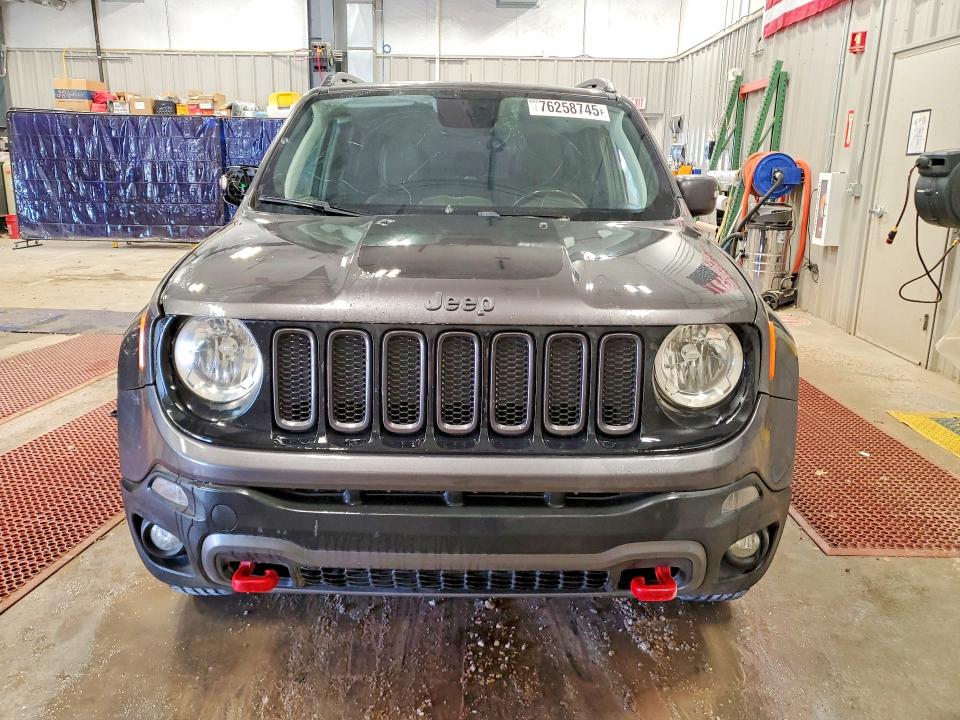 76258745 :رقم المزاد ، ZACCJBCB3JPH69087 vin ، 2018 Jeep Renegade مزاد بيع