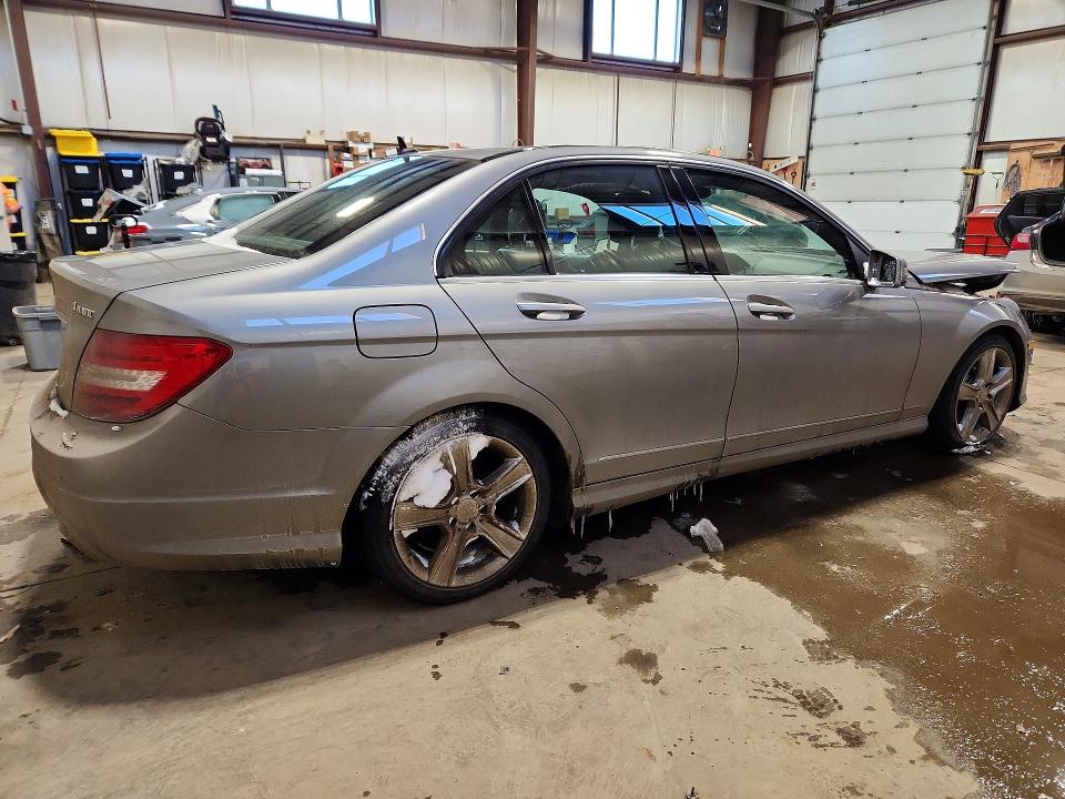 Продажа на аукционе авто 2013 Mercedes-benz C, vin: WDDGF8AB8DA872069, номер лота: 77707805