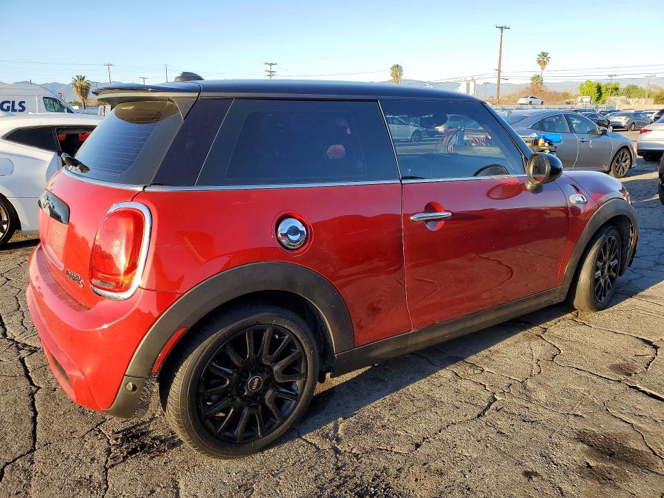 77328345 :رقم المزاد ، WMWXP7C3XH2A45973 vin ، 2017 Mini Cooper مزاد بيع