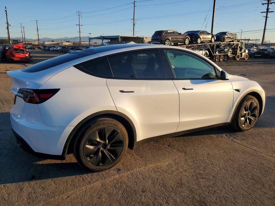 76217545 :رقم المزاد ، 7SAYGDED6SA373016 vin ، 2025 Tesla Model Y مزاد بيع