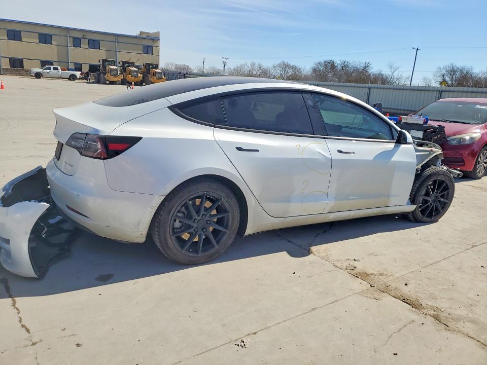 76545125 :رقم المزاد ، 5YJ3E1EB8NF206075 vin ، 2022 Tesla Model 3 مزاد بيع