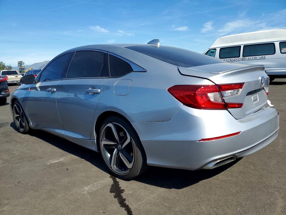 79252555 :رقم المزاد ، 1HGCV1F3XJA056448 vin ، 2018 Honda Accord مزاد بيع
