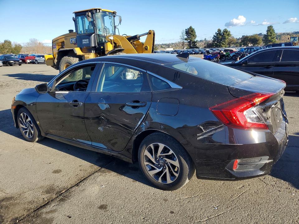 Продажа на аукционе авто 2018 Honda Civic, vin: 2HGFC2F72JH562790, номер лота: 76805415
